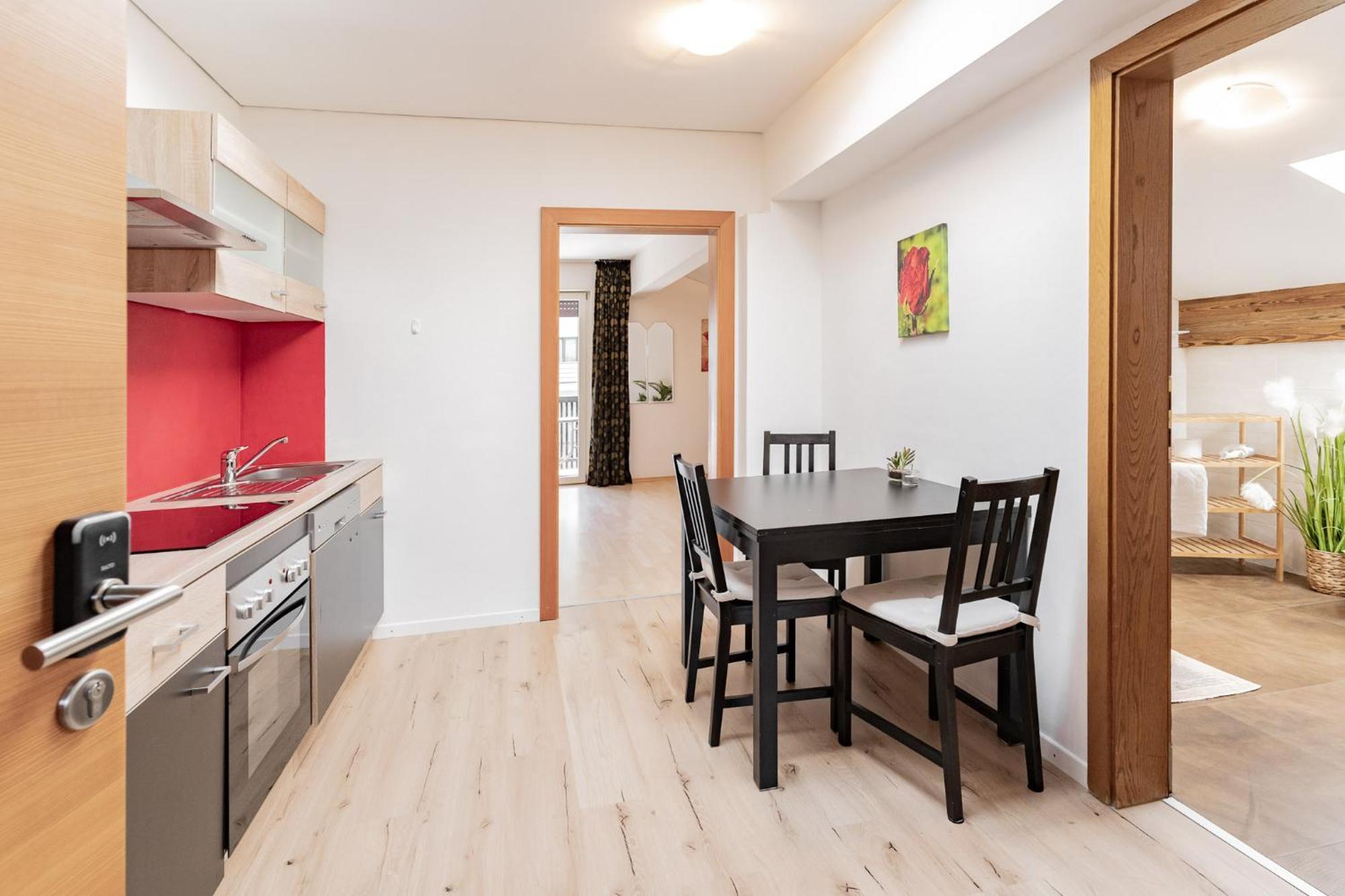 Apart-hotel Karpoforus 2*